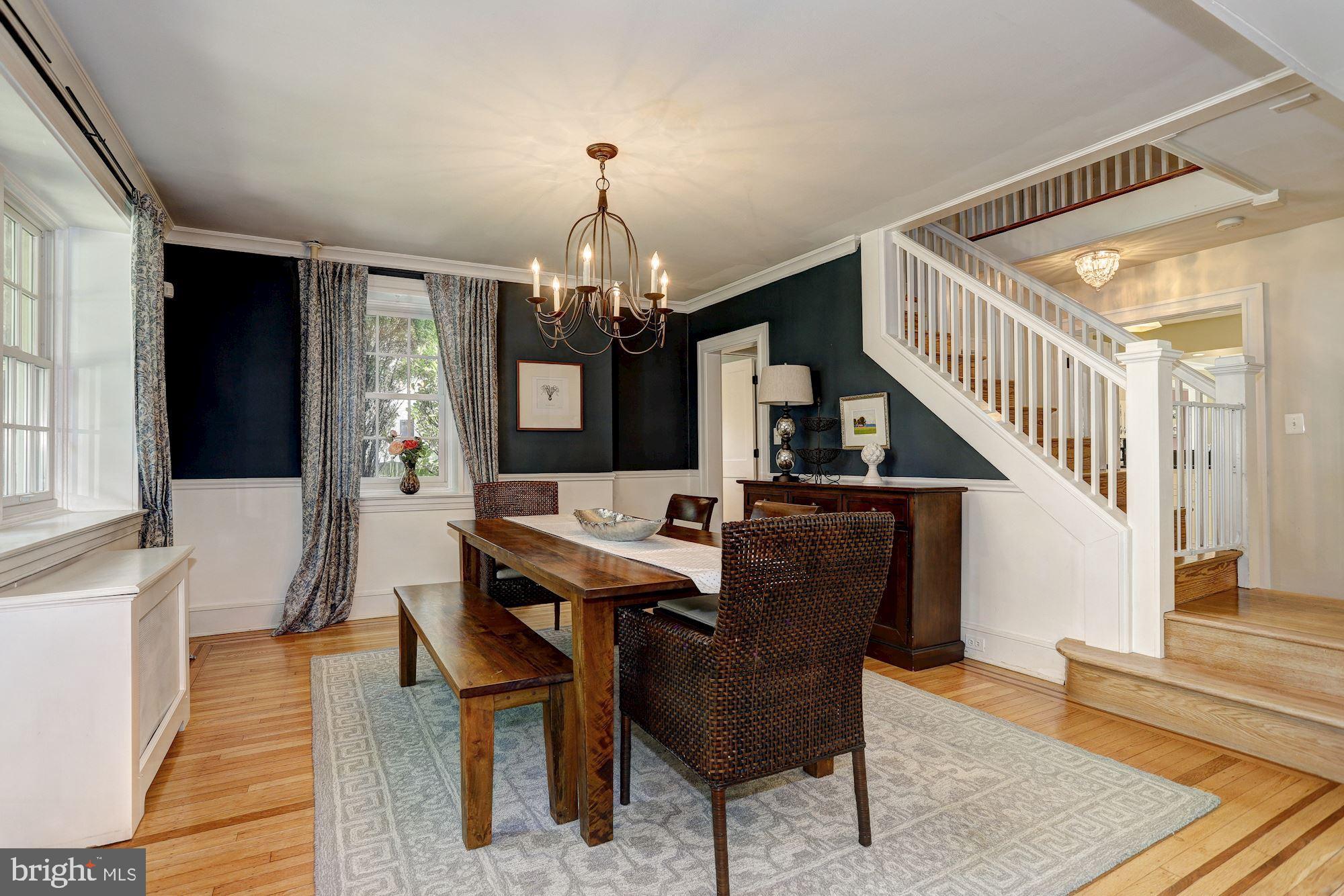 601 Kingston Road Baltimore, MD 21212 - Photo 11 of 56 Dining room open to living room and staircase