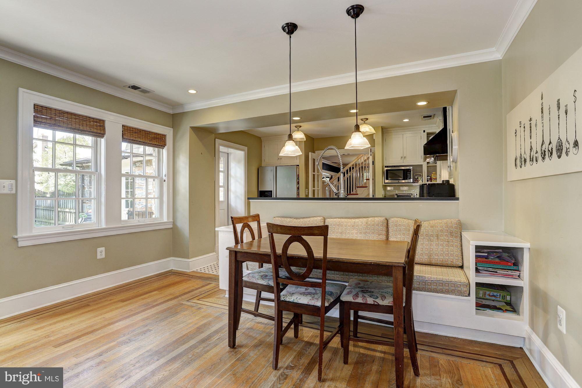 601 Kingston Road Baltimore, MD 21212 - Photo 26 of 56 Lots of light.