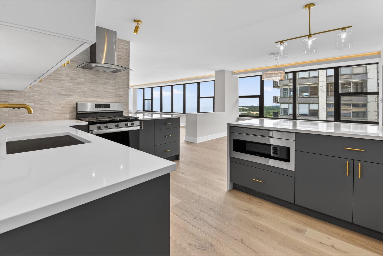 5801 North Sheridan Road, Unit 20D Chicago, IL 60660 - Photo 7 of 34