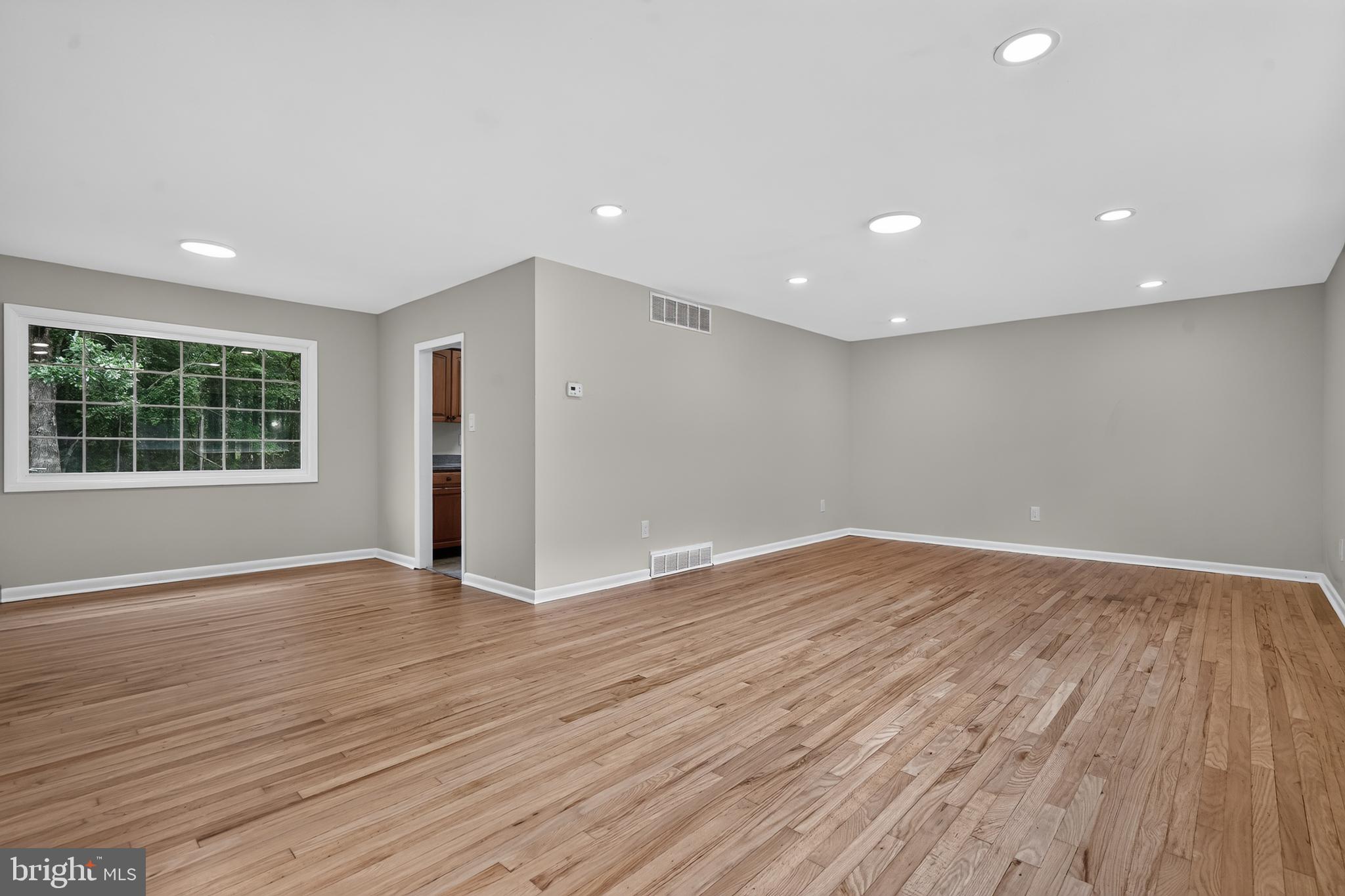 587 Magnolia Road Pemberton, NJ 08068 - Photo 4 of 24
