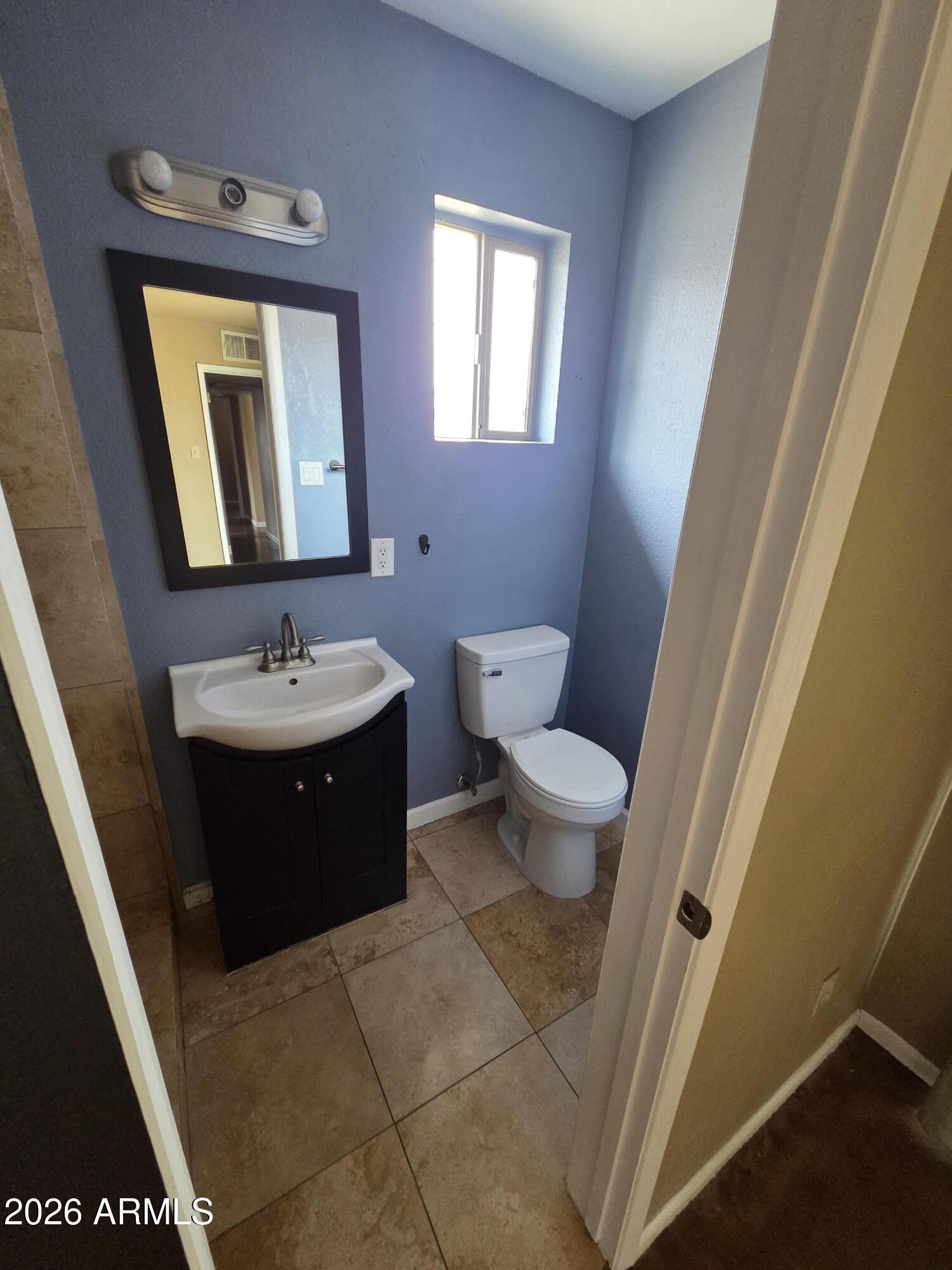101 East Monte Way Phoenix, AZ 85042 - Photo 15 of 21 7583