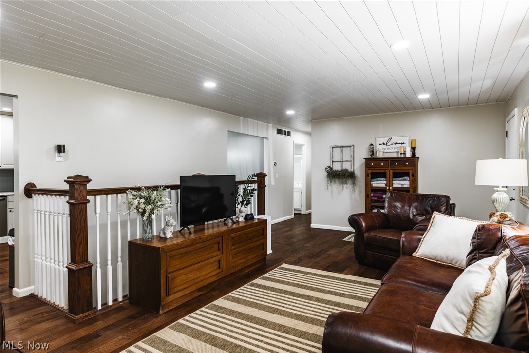 6421 Dupont Road Washington, WV 26181 - Photo 5 of 42 Gallery Image 5