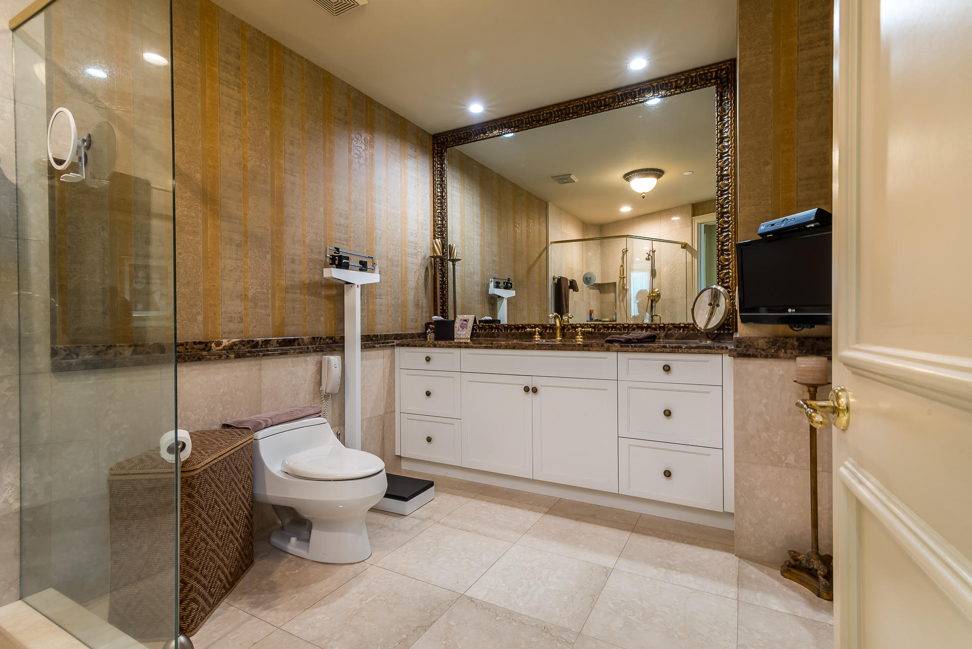 550 Southeast 5th Avenue, Unit 604S Boca Raton, FL 33432 - Photo 13 of 16 a Master His Bath