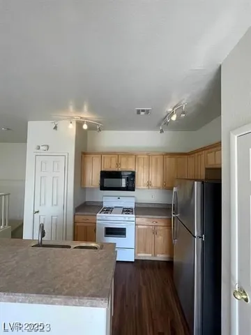 $289,900 | 6316 Beige Bluff Street, Unit 201, North Las Vegas, NV 89081
