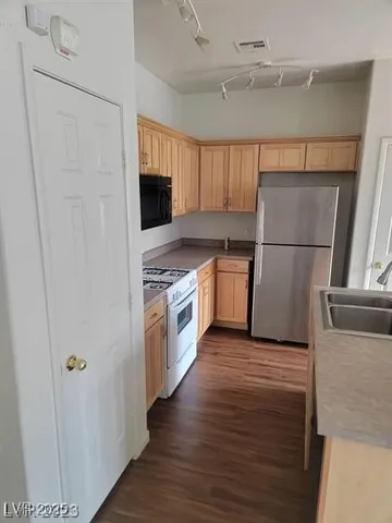 $289,900 | 6316 Beige Bluff Street, Unit 201, North Las Vegas, NV 89081