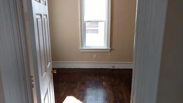 $235,000 | 826 Arianna Street Northwest, Grand Rapids, MI 49504