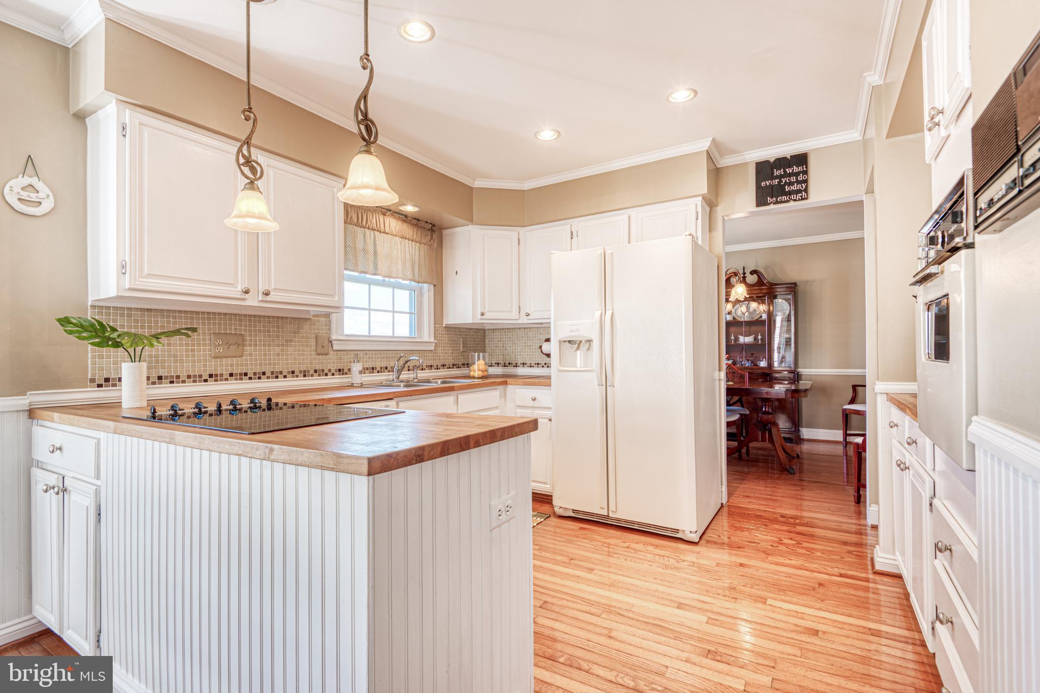 9301 Ramblebrook Road Baltimore, MD 21236 - Photo 5 of 37 Bright, Open Kitchen