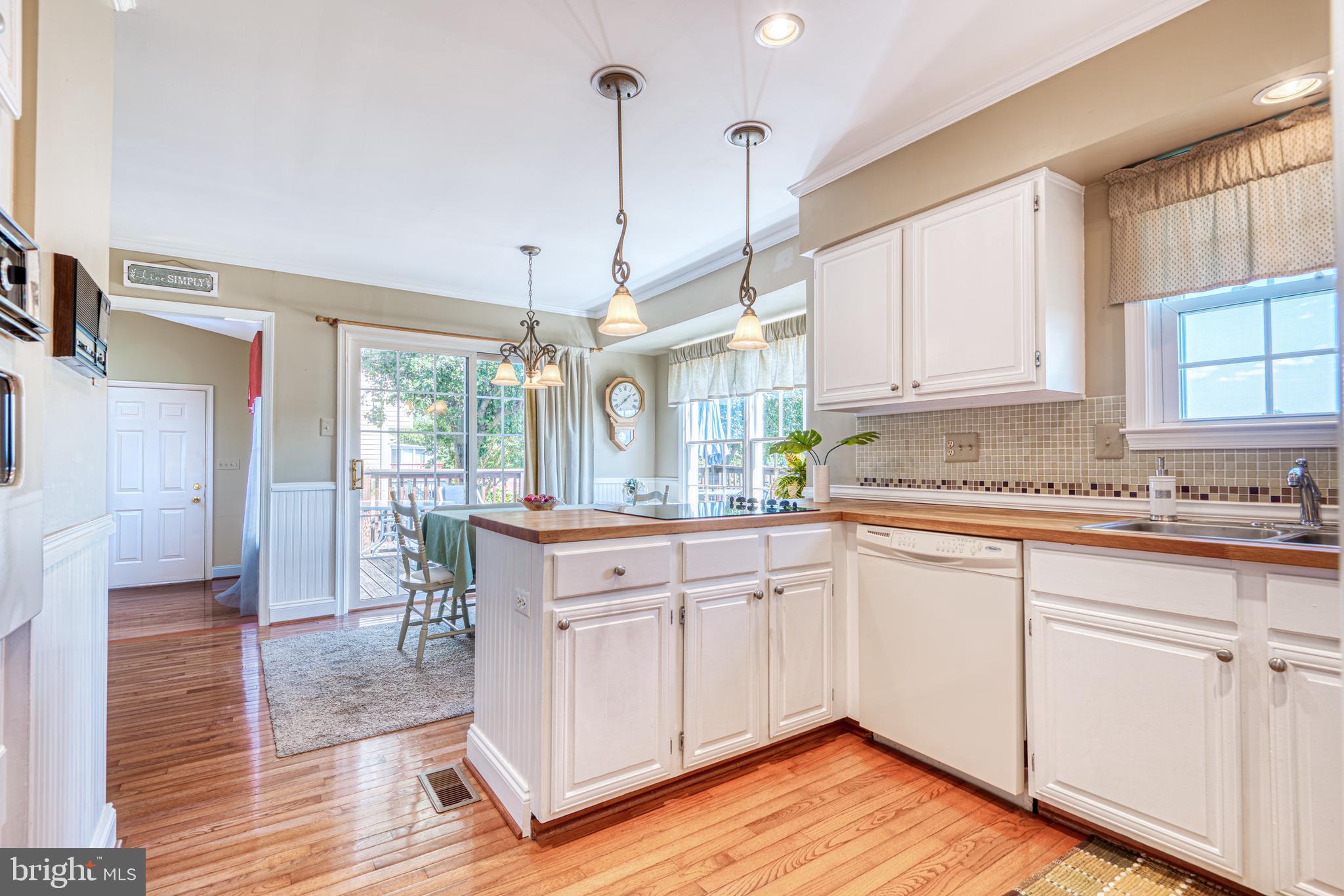 9301 Ramblebrook Road Baltimore, MD 21236 - Photo 6 of 37 Main Level has Great Flow!