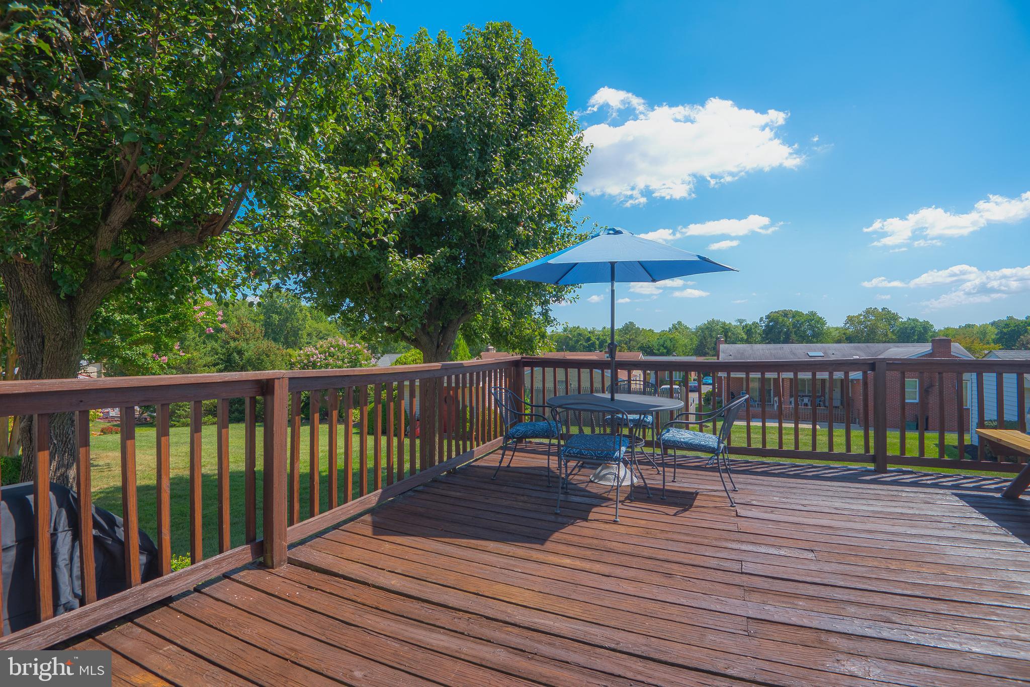9301 Ramblebrook Road Baltimore, MD 21236 - Photo 9 of 37 Back Deck