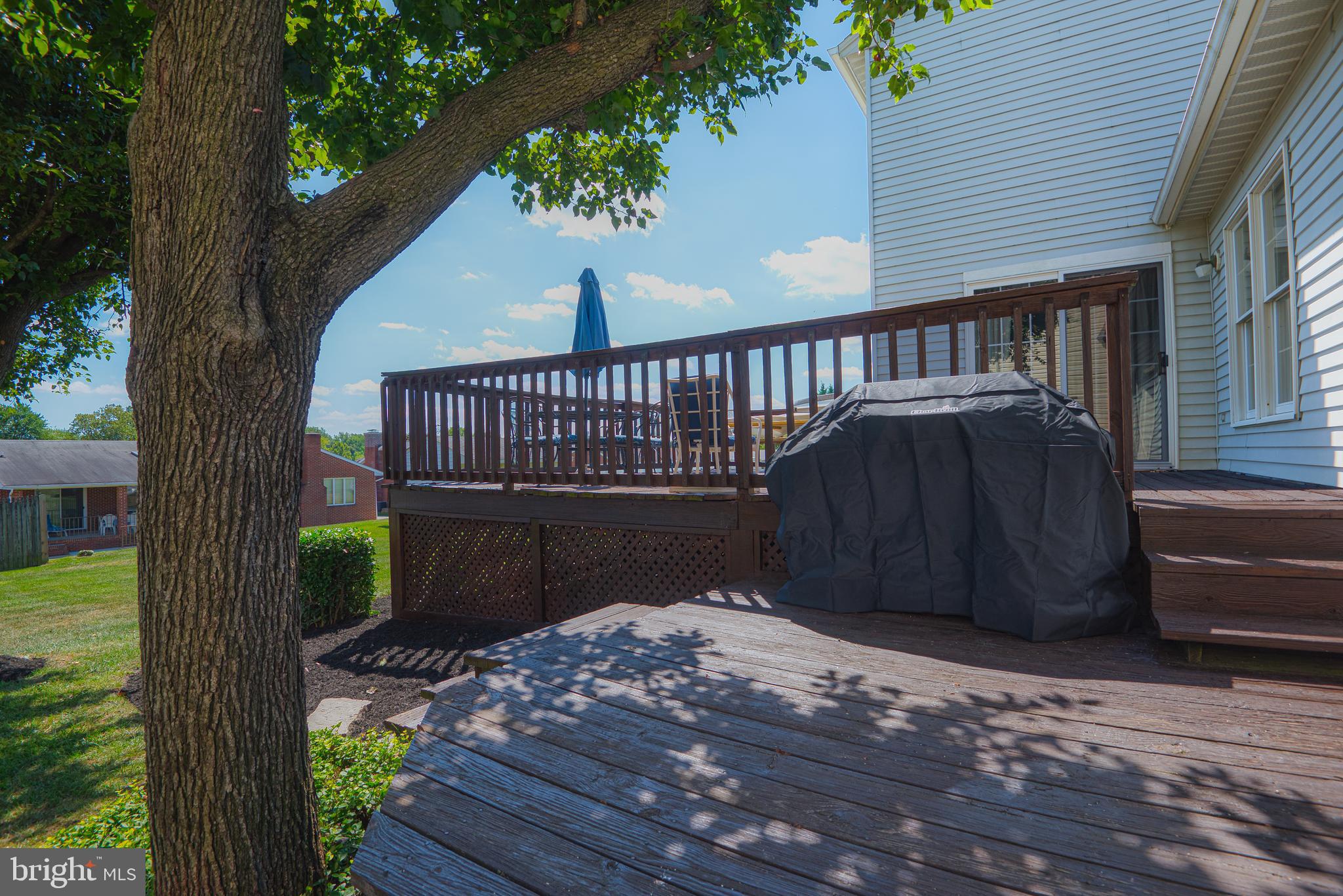 9301 Ramblebrook Road Baltimore, MD 21236 - Photo 10 of 37 Two-Tiered Back Deck