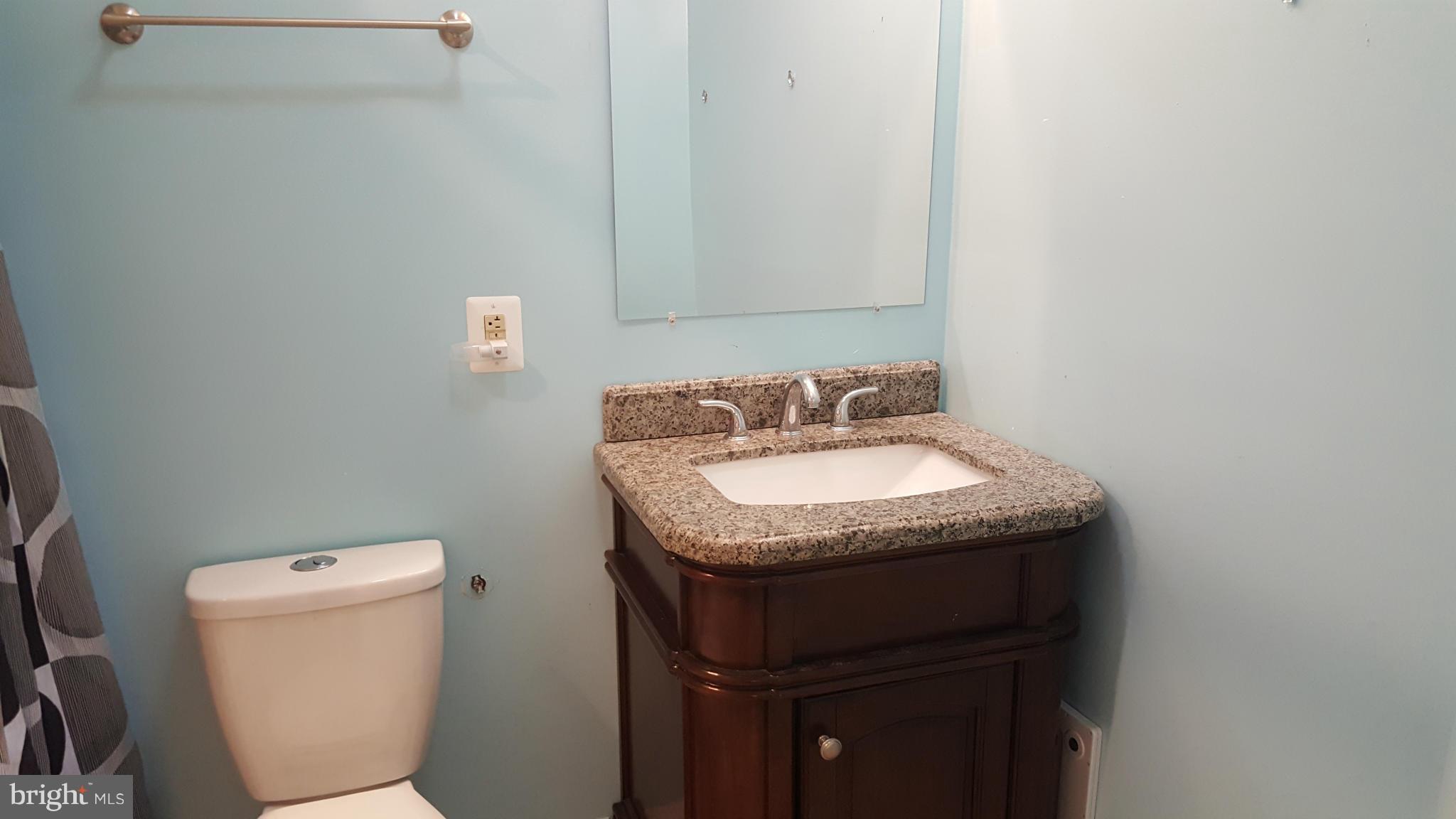 5712 Berwyn Road Berwyn Heights, MD 20740 - Photo 16 of 28 Full Hall Bath: Main House