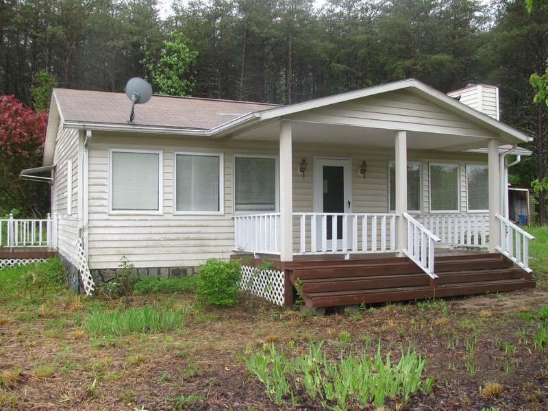 674 Oldfield Road Moneta, VA 24121 - Photo 1 of 6 FRONT