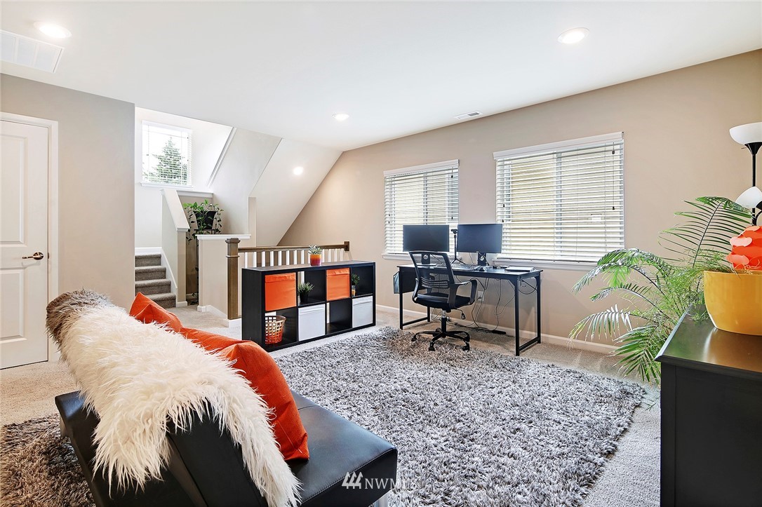 15924 Meridian Avenue South Bothell, WA 98012 - Photo 16 of 27