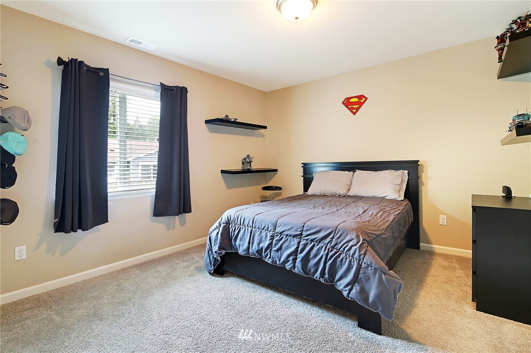 15924 Meridian Avenue South Bothell, WA 98012 - Photo 17 of 27