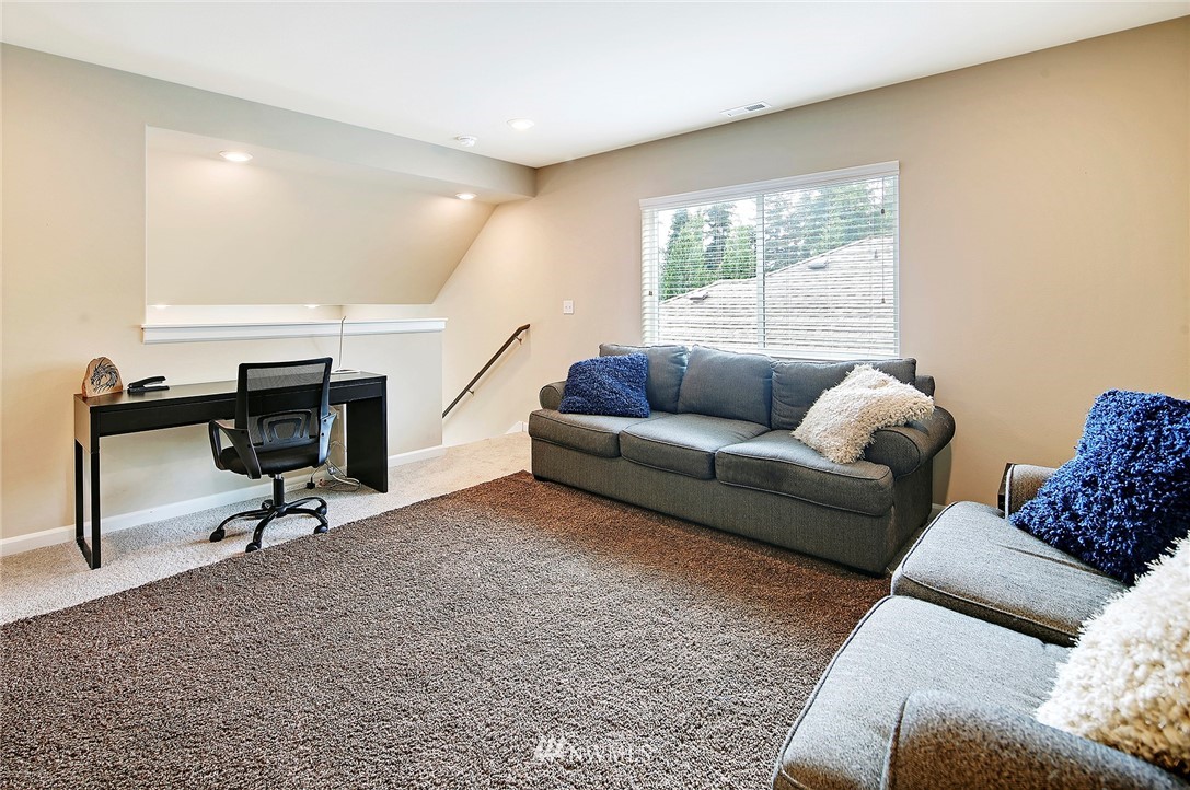 15924 Meridian Avenue South Bothell, WA 98012 - Photo 21 of 27