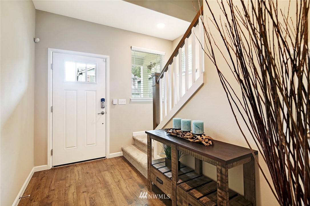 15924 Meridian Avenue South Bothell, WA 98012 - Photo 4 of 27