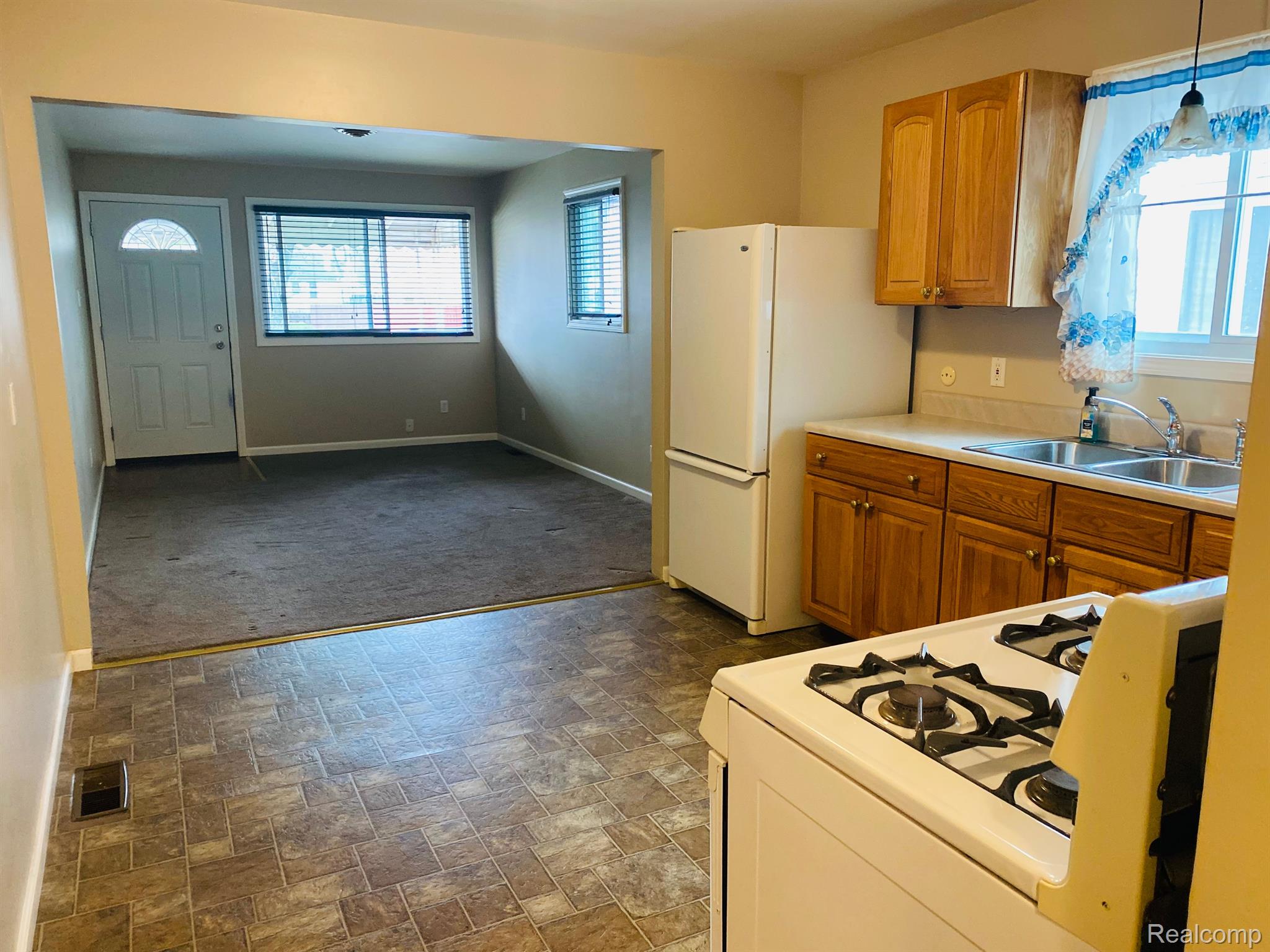 17658 Reed Street Melvindale, MI 48122 - Photo 5 of 31 Gallery Image 5