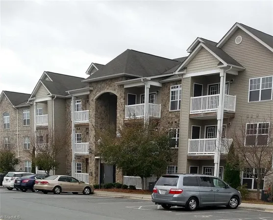 $1,000 | 4455 Brassfield Drive, Unit 101, Winston-Salem, NC 27105