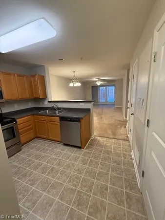 $1,000 | 4455 Brassfield Drive, Unit 101, Winston-Salem, NC 27105