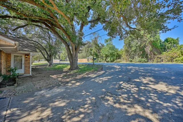 $1,550 | 600 East Stone Street, Unit B, Brenham, TX 77833