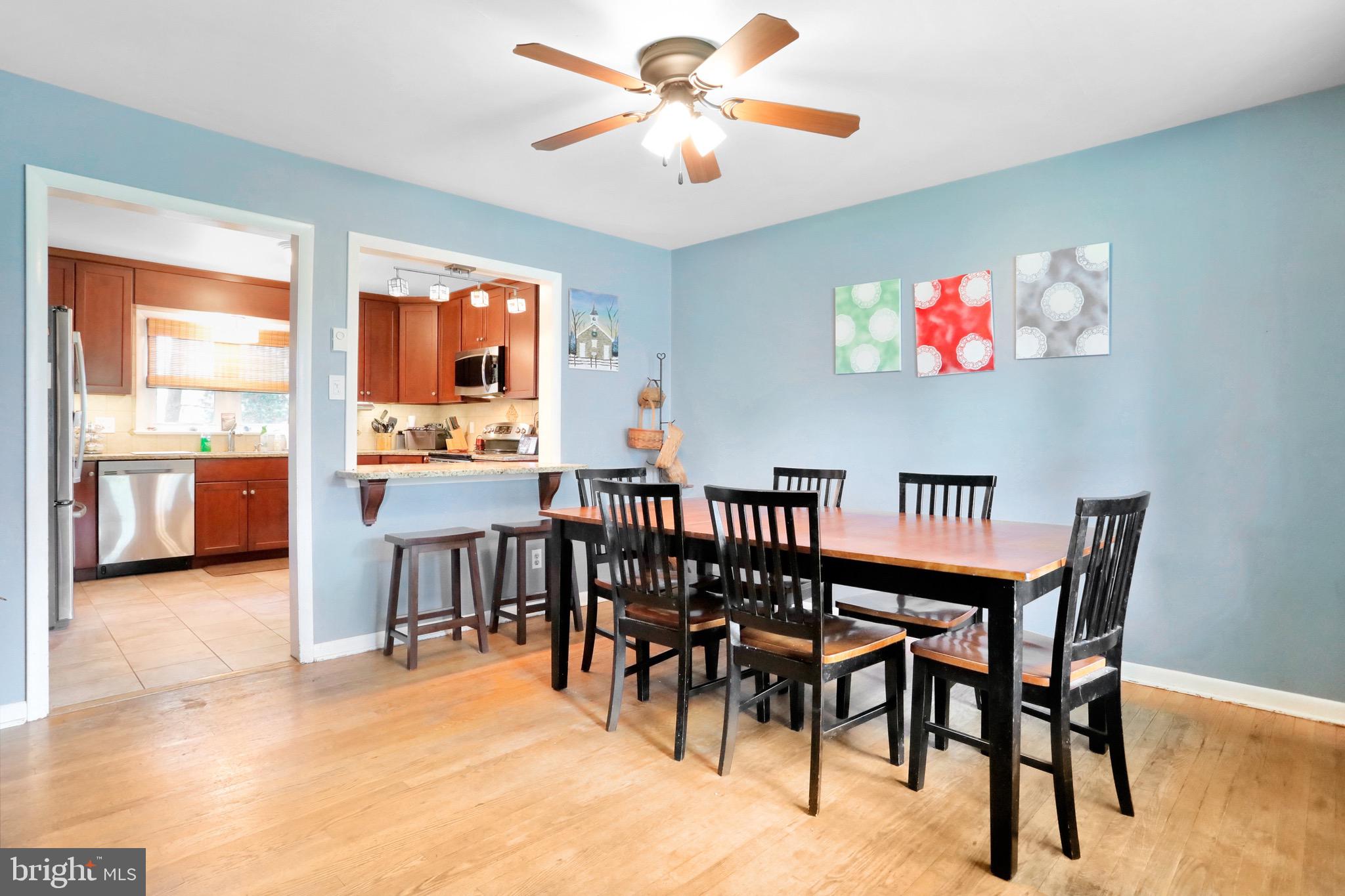 18518 Indian Cottage Road Hagerstown, MD 21742 - Photo 12 of 47 Dining room