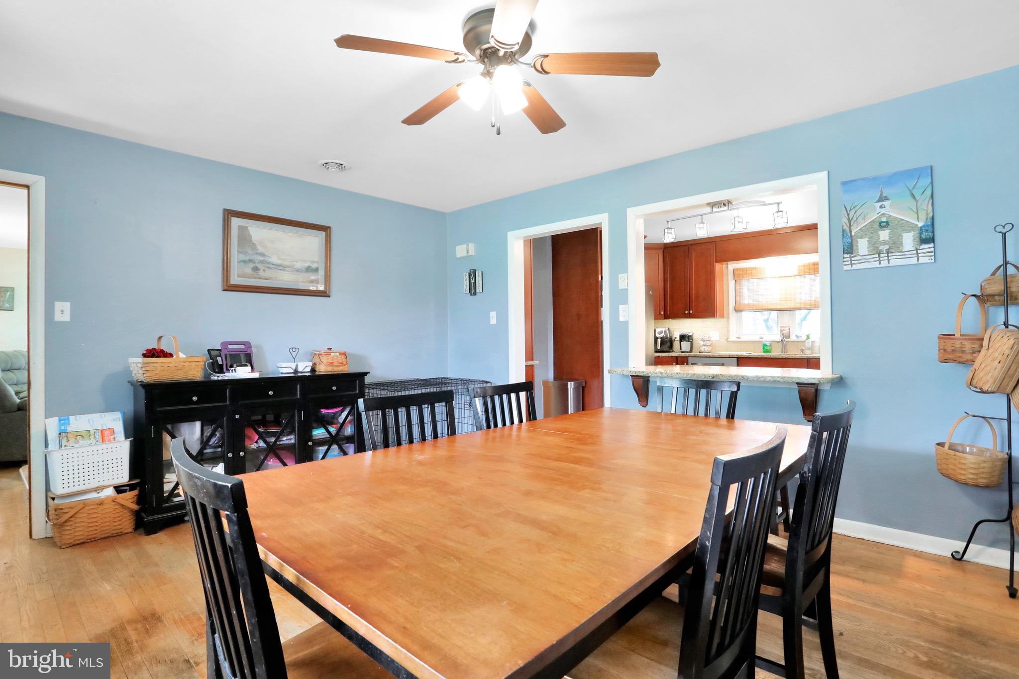18518 Indian Cottage Road Hagerstown, MD 21742 - Photo 13 of 47 Dining room