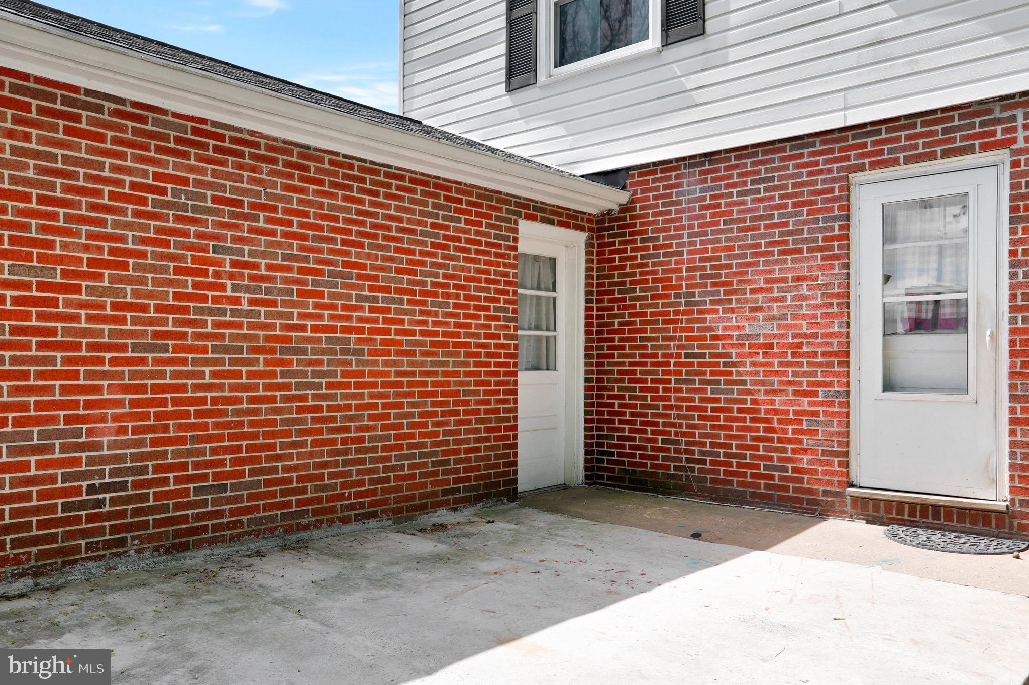 18518 Indian Cottage Road Hagerstown, MD 21742 - Photo 42 of 47 Side entrance/door to garage