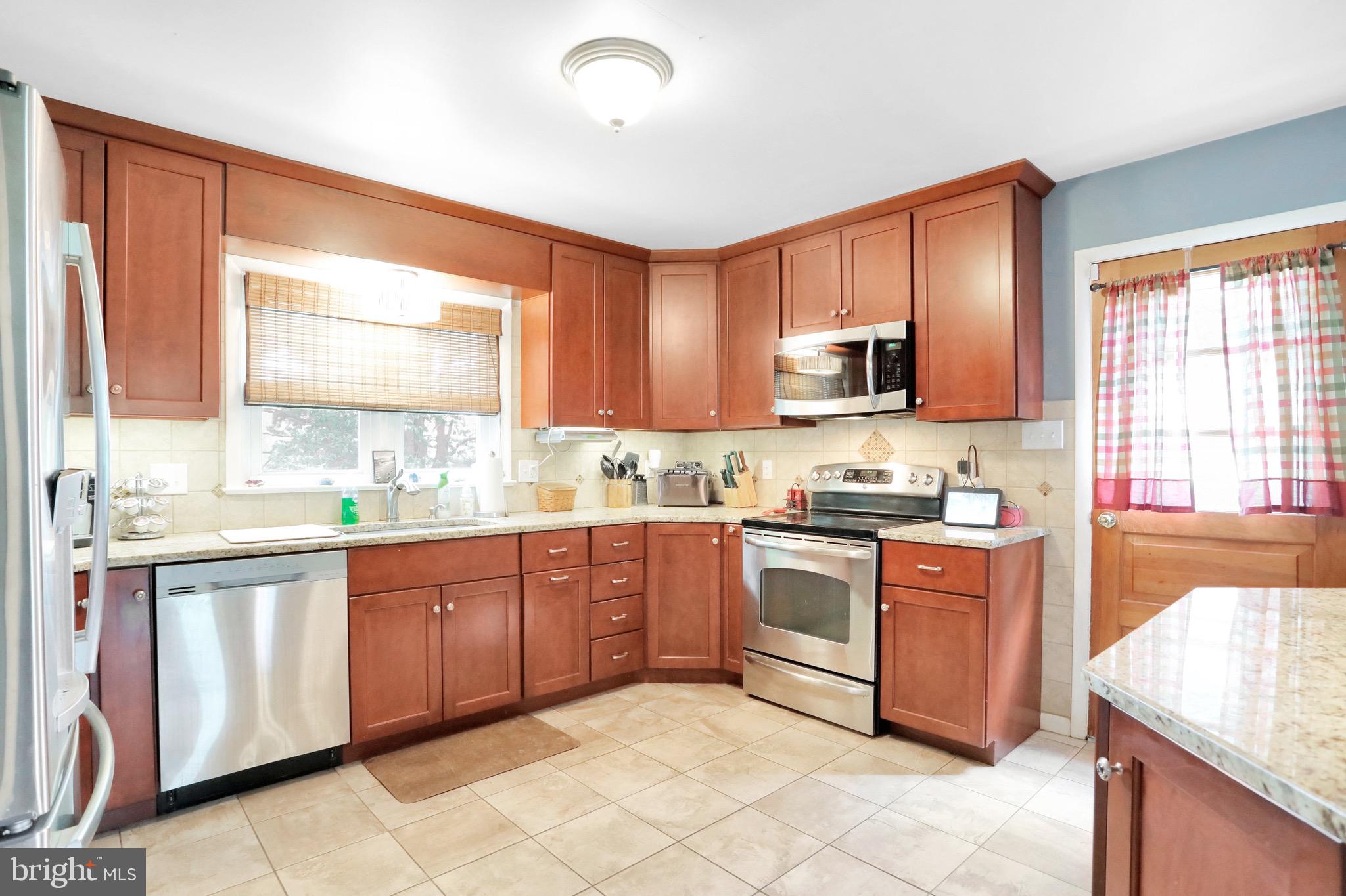 18518 Indian Cottage Road Hagerstown, MD 21742 - Photo 10 of 47 Kitchen