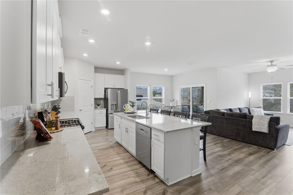 415 Murphy Avenue Canton, GA 30114 - Photo 4 of 44