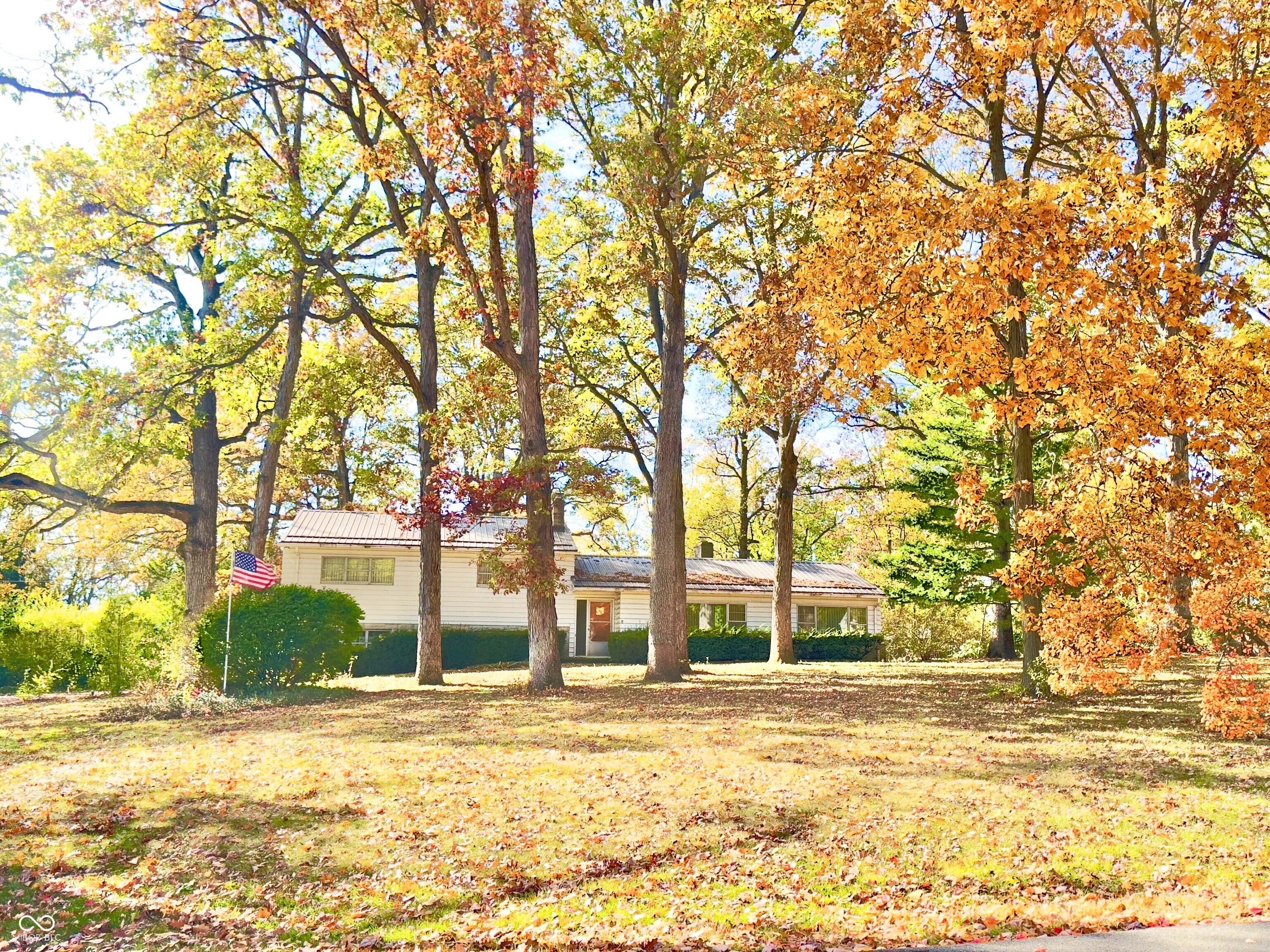 208 Southridge Road Fort Wayne, IN 46825 - Photo 2 of 60 Gallery Image 2