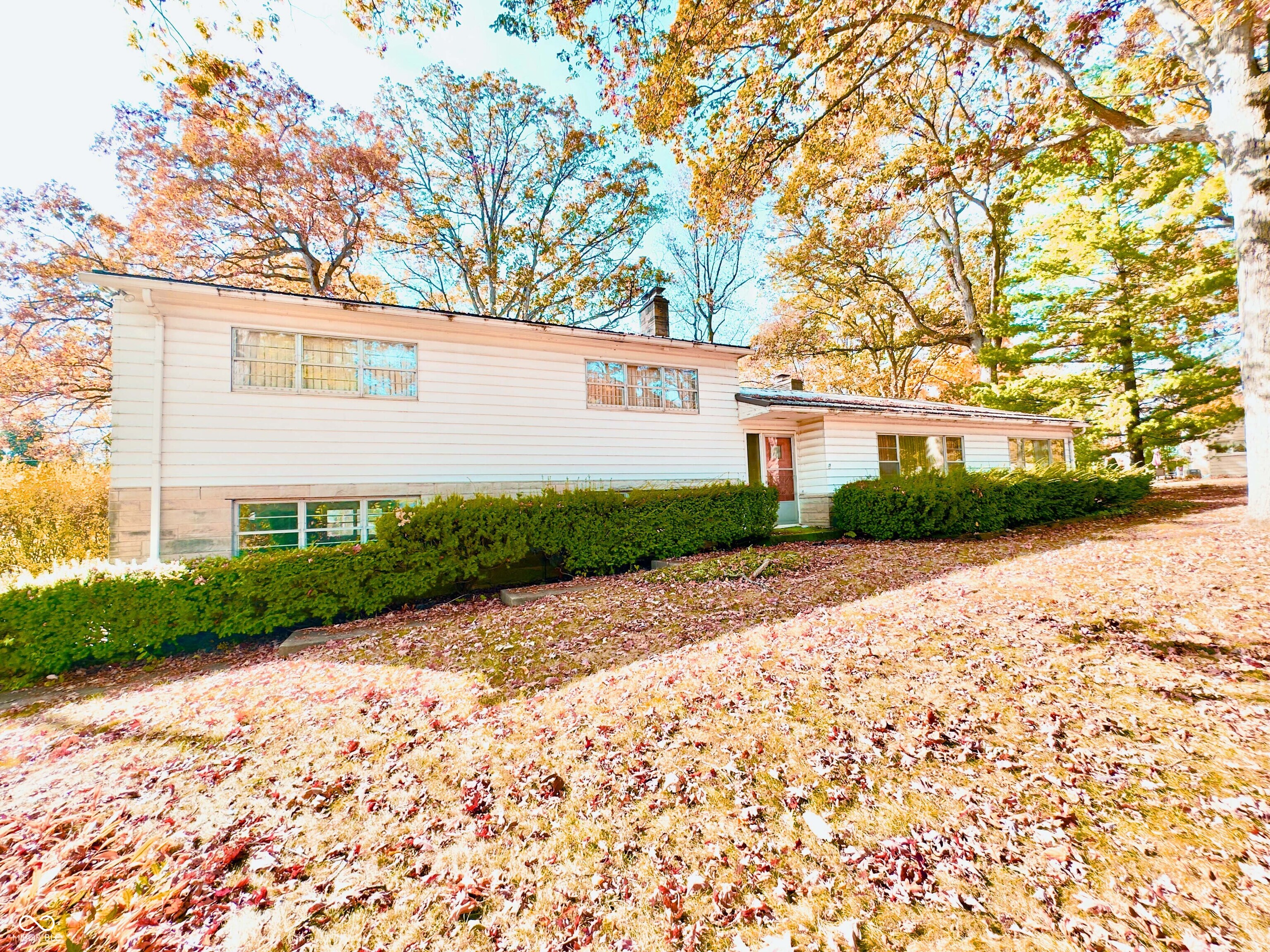 208 Southridge Road Fort Wayne, IN 46825 - Photo 4 of 60 Gallery Image 4