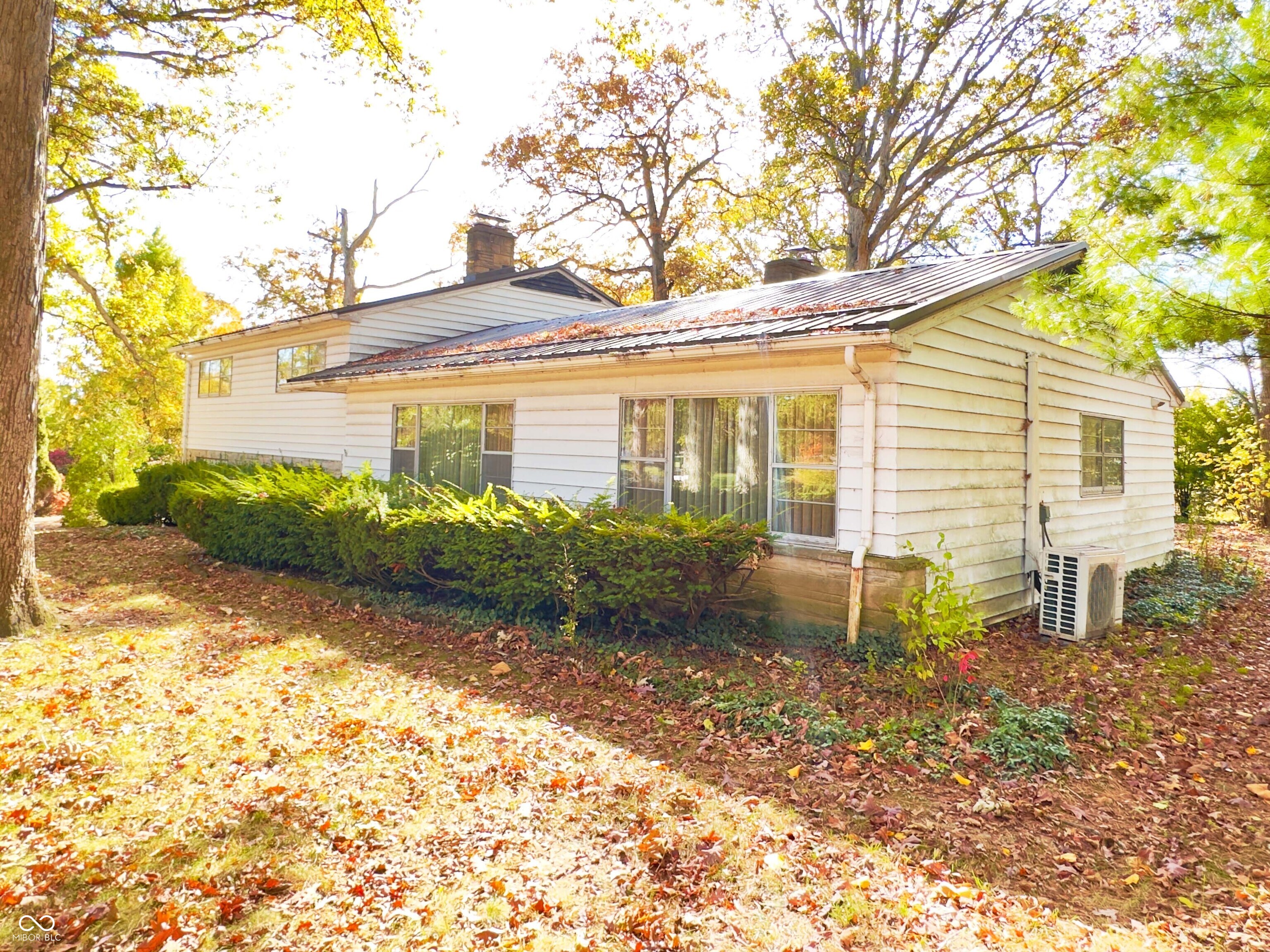 208 Southridge Road Fort Wayne, IN 46825 - Photo 7 of 60 Gallery Image 7