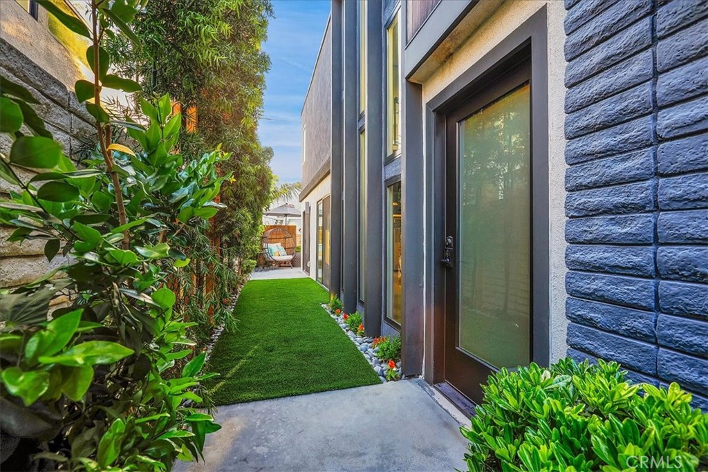 35 Geneva Walk Long Beach, CA 90803 - Photo 9 of 75