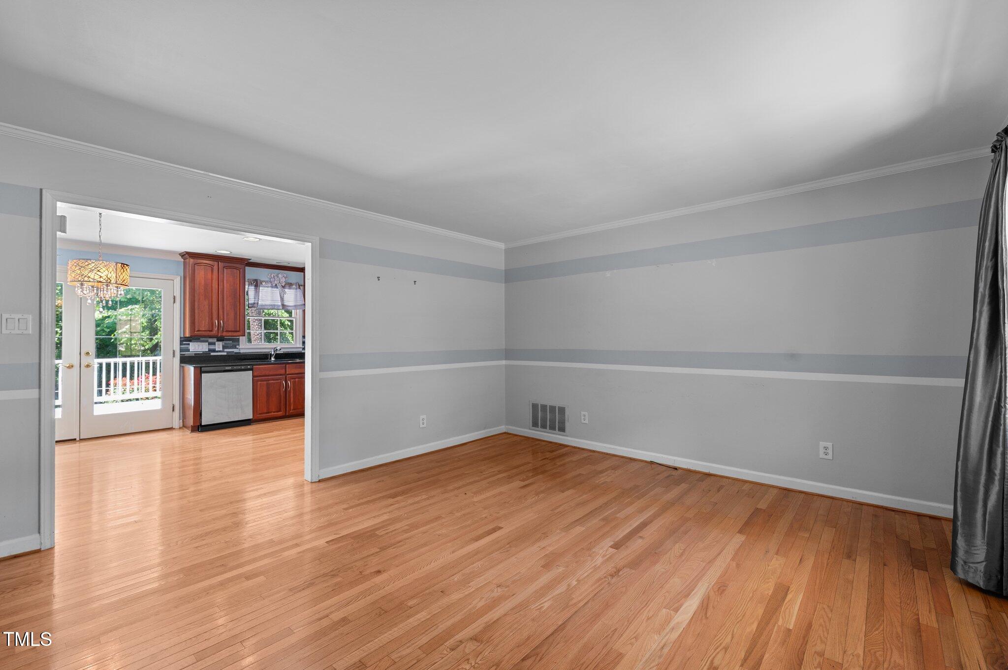 612 Harvest Lane Raleigh, NC 27606 - Photo 6 of 38 30-web-or-mls-DSC_2041