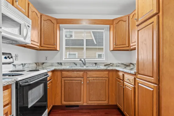 $159,900 | 144 South Manning Street, Hillsdale, MI 49242