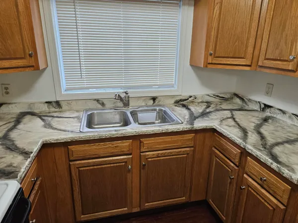 $159,900 | 144 South Manning Street, Hillsdale, MI 49242