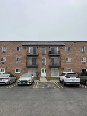 $194,900 | 143 West Elk Trail, Unit 340, Carol Stream, IL 60188