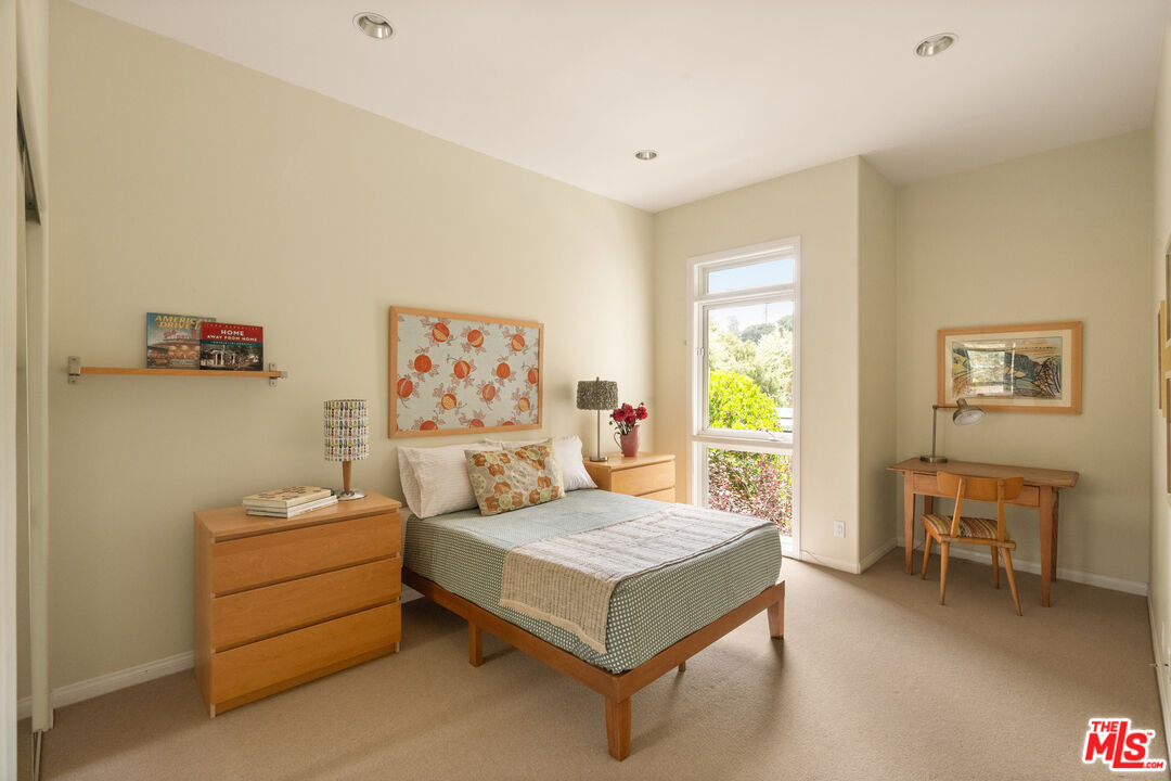 454 Sycamore Road Santa Monica, CA 90402 - Photo 25 of 32