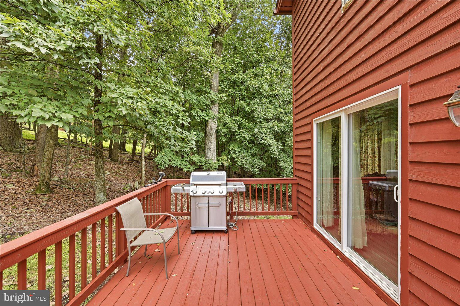 337 Chestnut Trail Road Front Royal, VA 22630 - Photo 12 of 56 Rear Deck