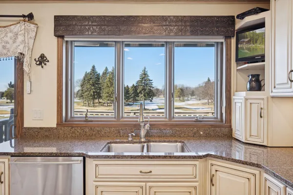 $470,000 | 972 Rolling Greens Lane, Hutchinson, MN 55350