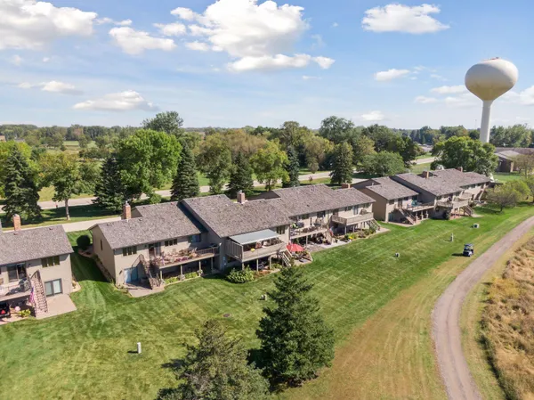 $470,000 | 972 Rolling Greens Lane, Hutchinson, MN 55350