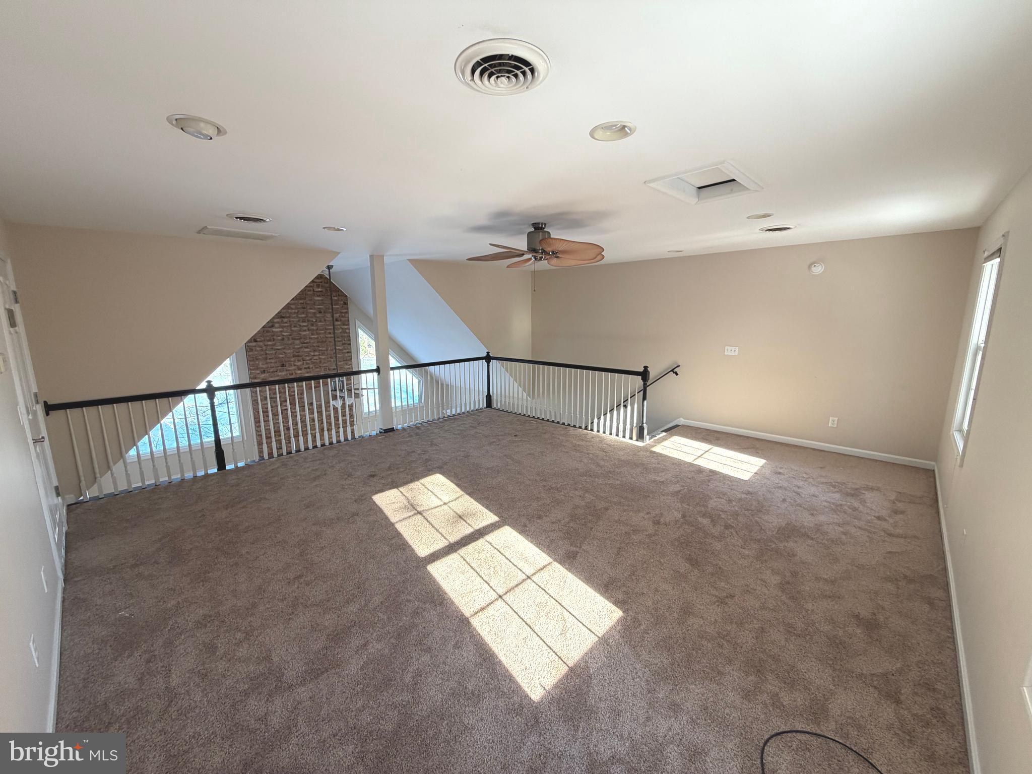 89 South Shore Drive Dover, DE 19901 - Photo 24 of 59 an entryway in a hall with a window