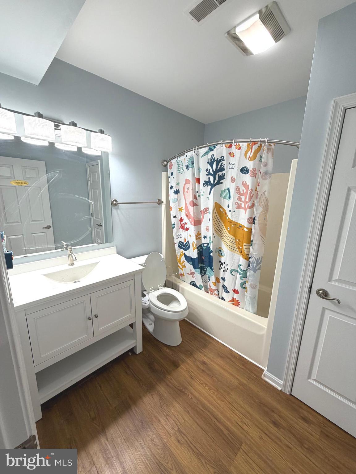 89 South Shore Drive Dover, DE 19901 - Photo 38 of 59 a bathroom with a sink mirror and toilet