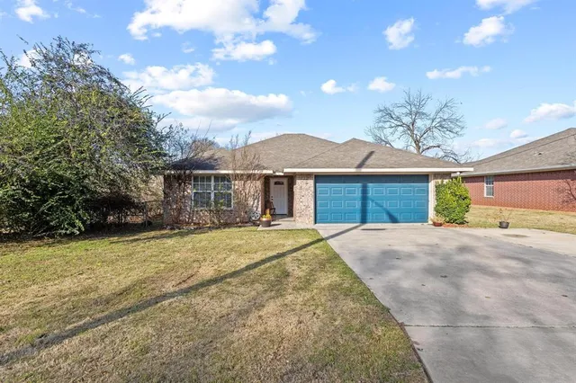 $265,000 | 2409 West Walker Street, Denison, TX 75020