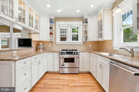 $800,000 | 11 Golf Road, Havertown, PA 19083