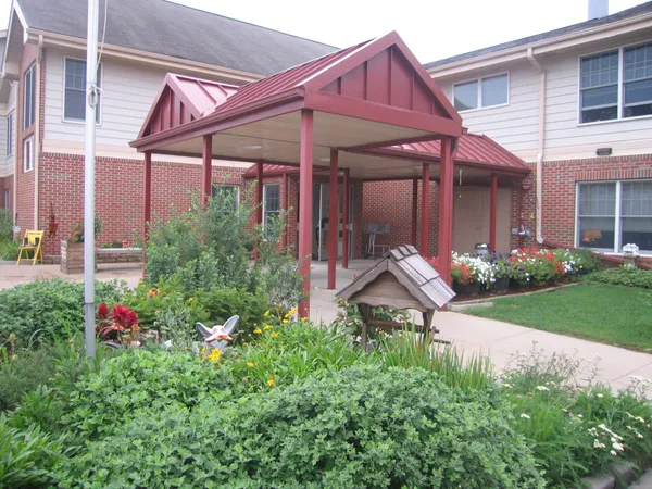 $600 | 2111 East Virginia Avenue, Des Moines, IA 50320