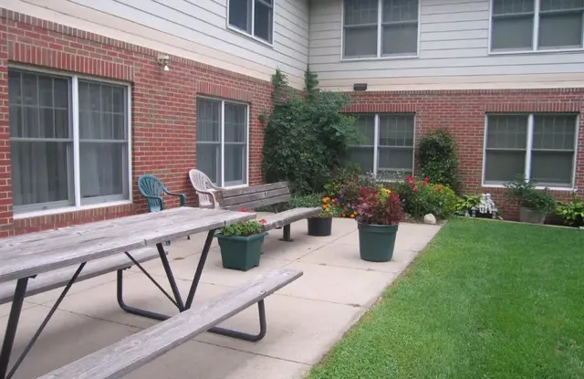 $600 | 2111 East Virginia Avenue, Other, IA 50320