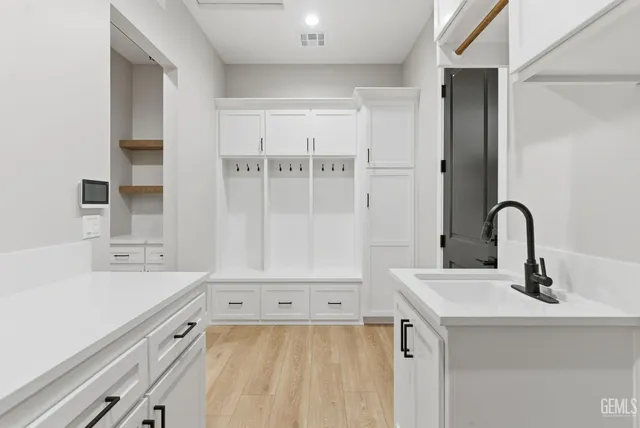 $889,000 | Undisclosed Address, Bakersfield, CA 93314