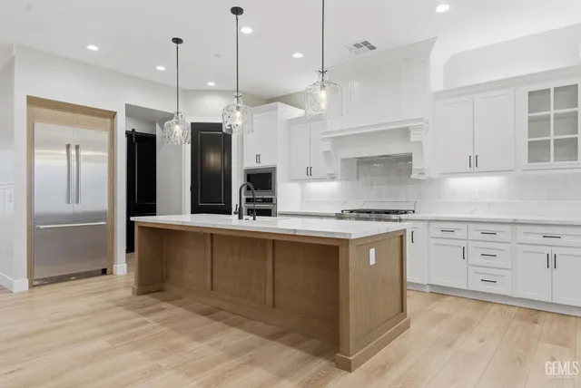 $889,000 | Undisclosed Address, Bakersfield, CA 93314