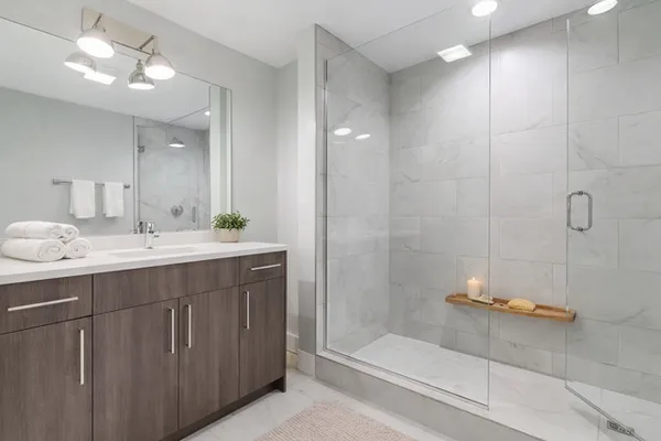 $3,600 | 5055 South Dorchester Avenue, Unit 306, Chicago, IL 60615